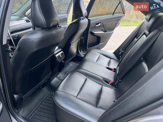 Серый Тойота Камри, объемом двигателя 2.49 л и пробегом 215 тыс. км за 15300 $, фото 26 на Automoto.ua