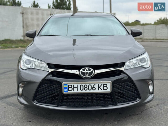 Серый Тойота Камри, объемом двигателя 2.49 л и пробегом 106 тыс. км за 13000 $, фото 3 на Automoto.ua