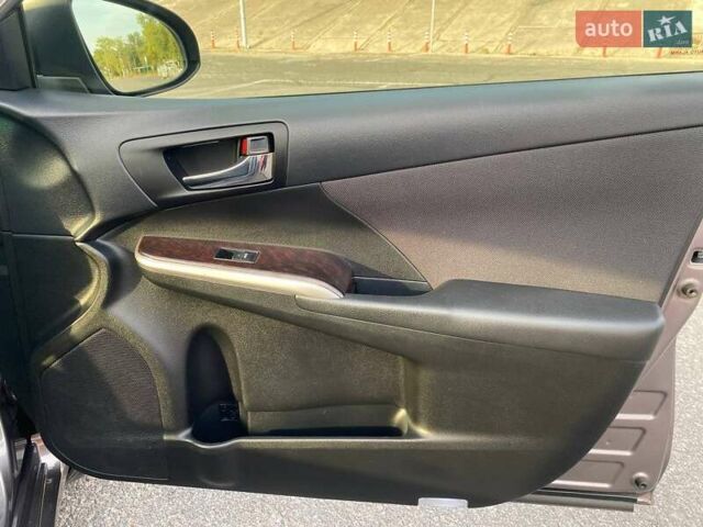 Серый Тойота Камри, объемом двигателя 2.49 л и пробегом 145 тыс. км за 16000 $, фото 31 на Automoto.ua