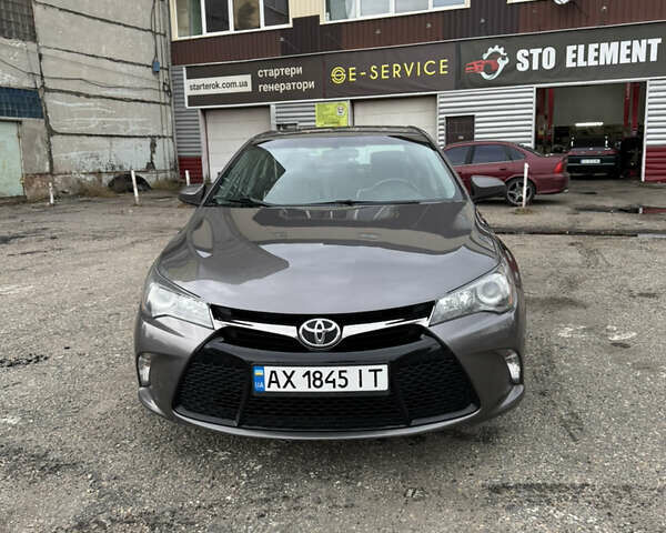 Тойота Камри 2015 в Харькове на Automoto.ua Серый Тойота Камри, объемом двигателя 2.49 л и пробегом 196 тыс. км за 12500 $, фото 24 на Automoto.ua