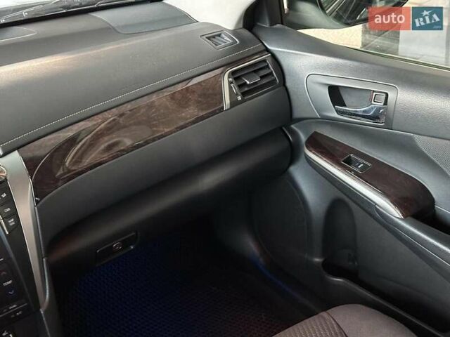 Тойота Камри 2015 в Одессе на Automoto.ua Серый Тойота Камри, объемом двигателя 2.5 л и пробегом 180 тыс. км за 16480 $, фото 18 на Automoto.ua