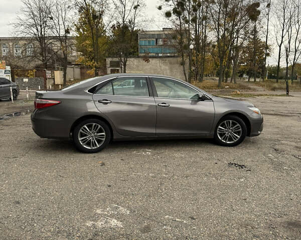 Тойота Камри 2015 в Харькове на Automoto.ua Серый Тойота Камри, объемом двигателя 2.49 л и пробегом 196 тыс. км за 12500 $, фото 17 на Automoto.ua