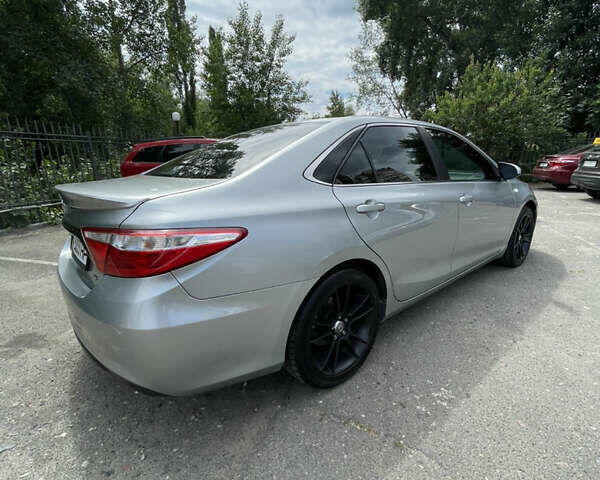 Серый Тойота Камри, объемом двигателя 2.49 л и пробегом 125 тыс. км за 15500 $, фото 5 на Automoto.ua