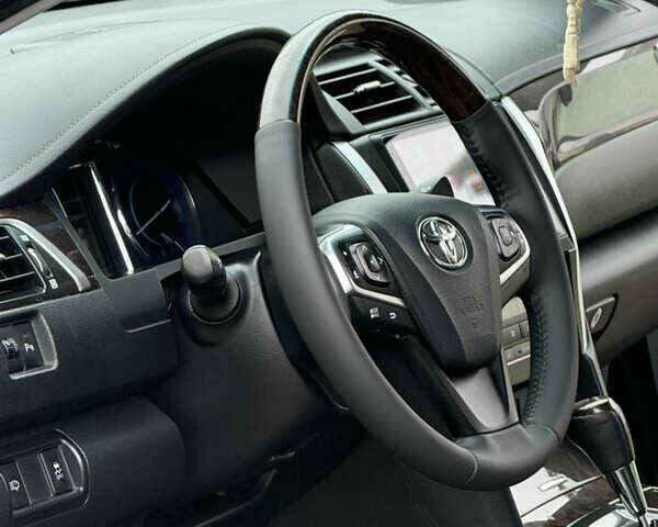 Сірий Тойота Камрі, об'ємом двигуна 2.5 л та пробігом 209 тис. км за 14500 $, фото 7 на Automoto.ua