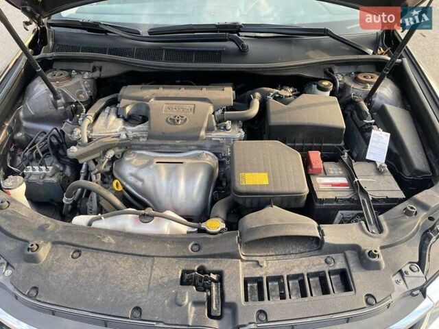 Серый Тойота Камри, объемом двигателя 2.49 л и пробегом 145 тыс. км за 16000 $, фото 35 на Automoto.ua