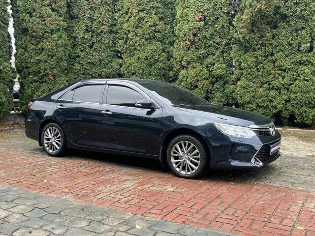 Тойота Камри 2015 в Белой Церкве на Automoto.ua Серый Тойота Камри, объемом двигателя 2.5 л и пробегом 307 тыс. км за 16500 $, фото 1 на Automoto.ua