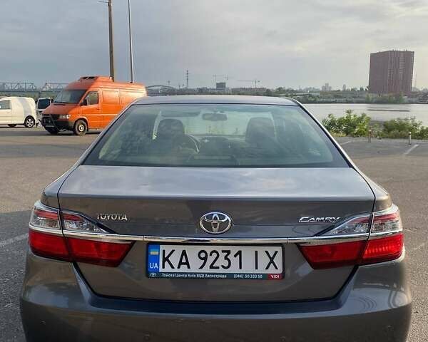 Серый Тойота Камри, объемом двигателя 2.49 л и пробегом 145 тыс. км за 16000 $, фото 5 на Automoto.ua