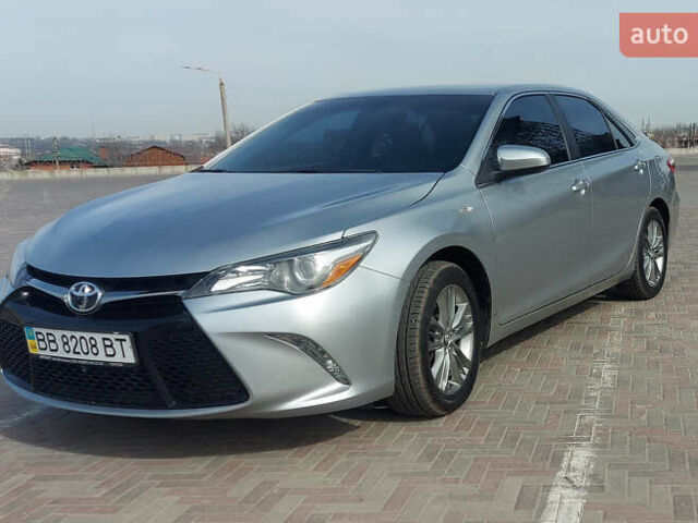 Серый Тойота Камри, объемом двигателя 2.49 л и пробегом 178 тыс. км за 14000 $, фото 5 на Automoto.ua