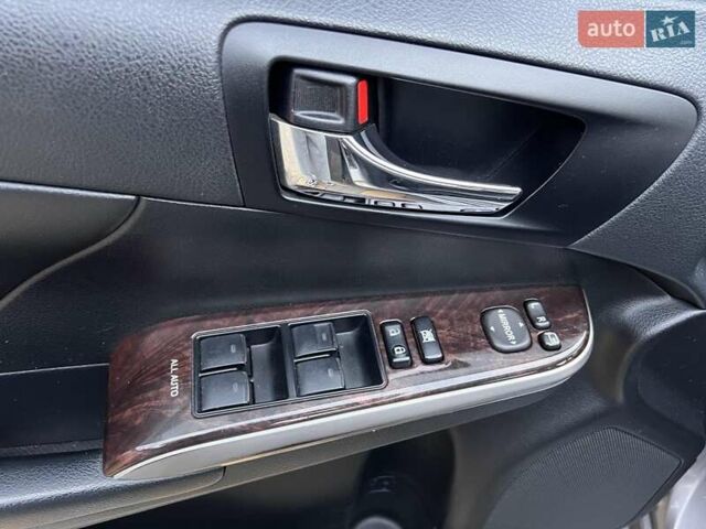 Серый Тойота Камри, объемом двигателя 2.49 л и пробегом 215 тыс. км за 15300 $, фото 29 на Automoto.ua