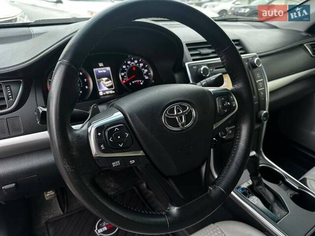 Серый Тойота Камри, объемом двигателя 2.5 л и пробегом 161 тыс. км за 13300 $, фото 23 на Automoto.ua