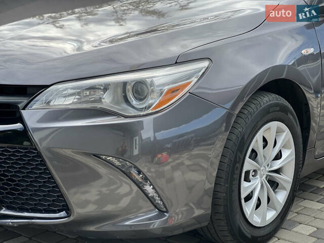 Сірий Тойота Камрі, об'ємом двигуна 2.49 л та пробігом 175 тис. км за 12000 $, фото 2 на Automoto.ua