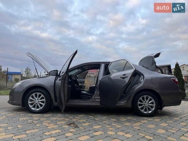 Серый Тойота Камри, объемом двигателя 2.49 л и пробегом 215 тыс. км за 15300 $, фото 9 на Automoto.ua
