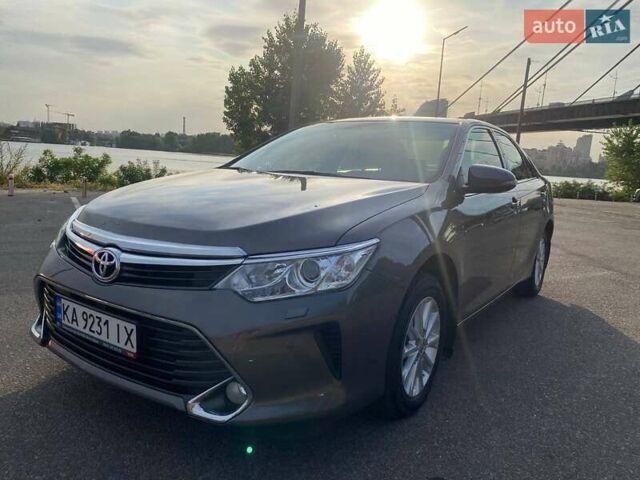 Серый Тойота Камри, объемом двигателя 2.49 л и пробегом 145 тыс. км за 16000 $, фото 9 на Automoto.ua