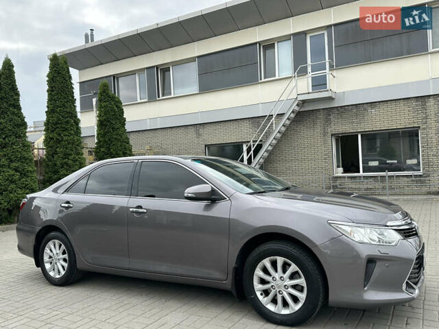 Серый Тойота Камри, объемом двигателя 2.49 л и пробегом 210 тыс. км за 16900 $, фото 9 на Automoto.ua