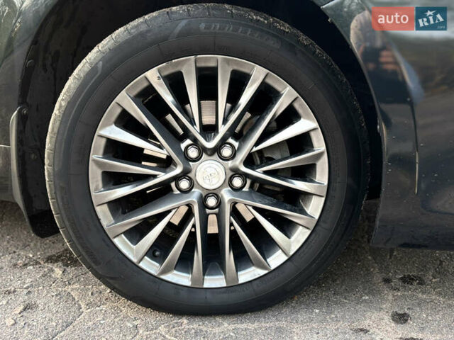 Серый Тойота Камри, объемом двигателя 2.49 л и пробегом 200 тыс. км за 18500 $, фото 12 на Automoto.ua