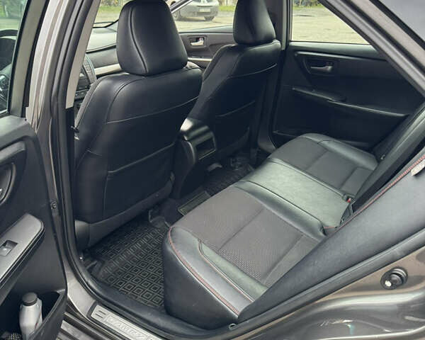 Тойота Камри 2015 в Харькове на Automoto.ua Серый Тойота Камри, объемом двигателя 2.49 л и пробегом 196 тыс. км за 12500 $, фото 33 на Automoto.ua