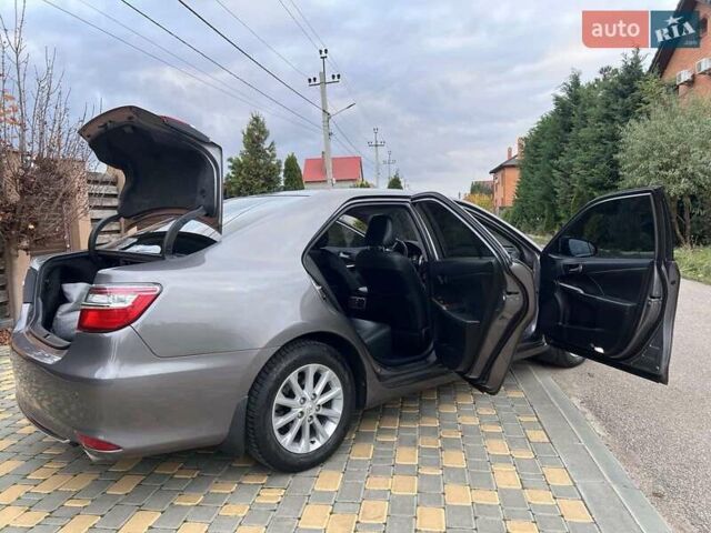 Серый Тойота Камри, объемом двигателя 2.49 л и пробегом 215 тыс. км за 15300 $, фото 23 на Automoto.ua