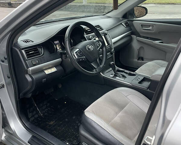 Серый Тойота Камри, объемом двигателя 2.49 л и пробегом 161 тыс. км за 14900 $, фото 7 на Automoto.ua