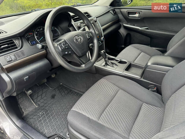 Сірий Тойота Камрі, об'ємом двигуна 2.49 л та пробігом 210 тис. км за 14950 $, фото 11 на Automoto.ua