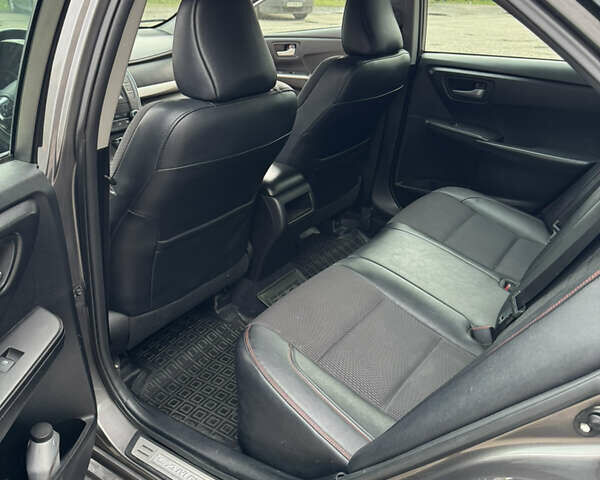 Тойота Камри 2015 в Харькове на Automoto.ua Серый Тойота Камри, объемом двигателя 2.49 л и пробегом 196 тыс. км за 12500 $, фото 32 на Automoto.ua