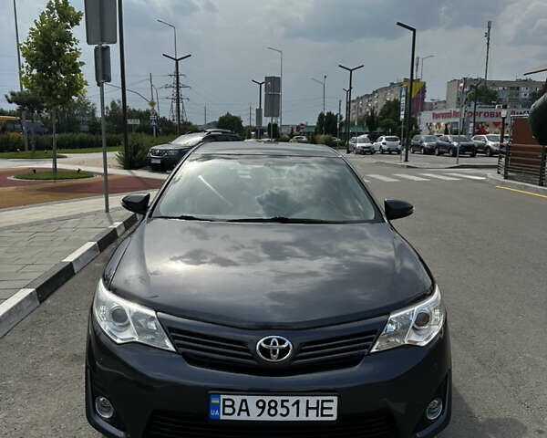 Серый Тойота Камри, объемом двигателя 2.49 л и пробегом 138 тыс. км за 11700 $, фото 2 на Automoto.ua