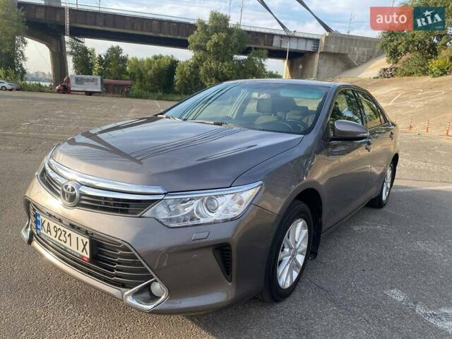 Серый Тойота Камри, объемом двигателя 2.49 л и пробегом 145 тыс. км за 16000 $, фото 1 на Automoto.ua
