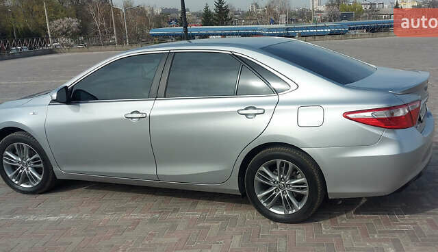 Серый Тойота Камри, объемом двигателя 2.49 л и пробегом 178 тыс. км за 14000 $, фото 1 на Automoto.ua