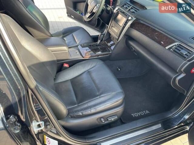 Серый Тойота Камри, объемом двигателя 2.49 л и пробегом 247 тыс. км за 19300 $, фото 3 на Automoto.ua