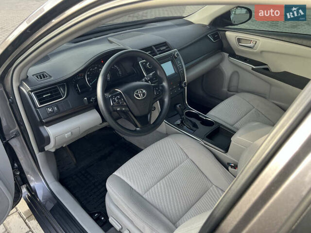 Сірий Тойота Камрі, об'ємом двигуна 2.49 л та пробігом 175 тис. км за 12000 $, фото 9 на Automoto.ua