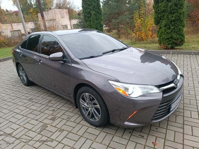 Серый Тойота Камри, объемом двигателя 2.5 л и пробегом 154 тыс. км за 13000 $, фото 5 на Automoto.ua