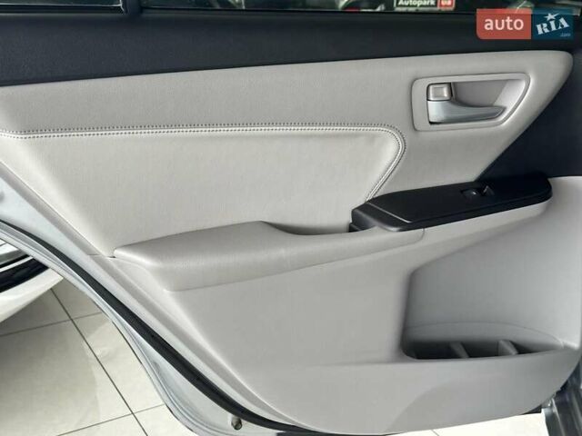 Тойота Камри 2015 в Одессе на Automoto.ua Серый Тойота Камри, объемом двигателя 2.5 л и пробегом 157 тыс. км за 13980 $, фото 18 на Automoto.ua