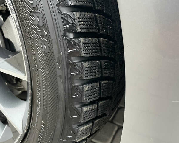 Серый Тойота Камри, объемом двигателя 2.49 л и пробегом 161 тыс. км за 14900 $, фото 3 на Automoto.ua