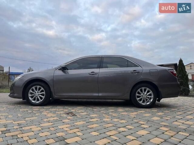 Серый Тойота Камри, объемом двигателя 2.49 л и пробегом 215 тыс. км за 15300 $, фото 6 на Automoto.ua