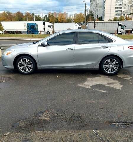 Серый Тойота Камри, объемом двигателя 2.49 л и пробегом 210 тыс. км за 13400 $, фото 5 на Automoto.ua