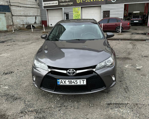 Тойота Камри 2015 в Харькове на Automoto.ua Серый Тойота Камри, объемом двигателя 2.49 л и пробегом 196 тыс. км за 12500 $, фото 25 на Automoto.ua