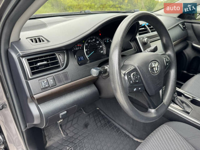 Сірий Тойота Камрі, об'ємом двигуна 2.49 л та пробігом 210 тис. км за 14950 $, фото 10 на Automoto.ua
