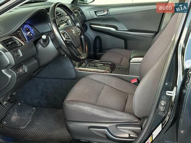 Тойота Камри 2015 в Одессе на Automoto.ua Серый Тойота Камри, объемом двигателя 2.5 л и пробегом 180 тыс. км за 16480 $, фото 9 на Automoto.ua