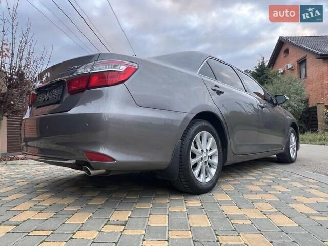 Серый Тойота Камри, объемом двигателя 2.49 л и пробегом 215 тыс. км за 15300 $, фото 4 на Automoto.ua