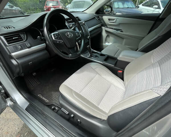 Серый Тойота Камри, объемом двигателя 2.49 л и пробегом 125 тыс. км за 15500 $, фото 7 на Automoto.ua