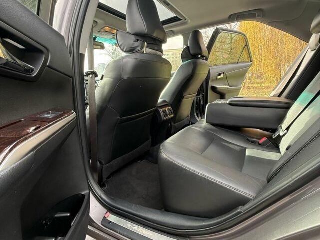 Серый Тойота Камри, объемом двигателя 2.5 л и пробегом 127 тыс. км за 17500 $, фото 4 на Automoto.ua