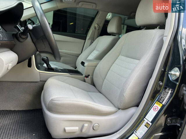 Сірий Тойота Камрі, об'ємом двигуна 2.49 л та пробігом 238 тис. км за 12500 $, фото 7 на Automoto.ua