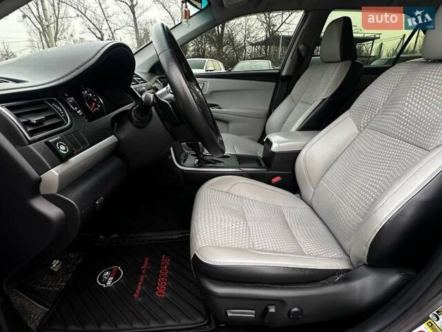 Серый Тойота Камри, объемом двигателя 2.5 л и пробегом 161 тыс. км за 13300 $, фото 12 на Automoto.ua