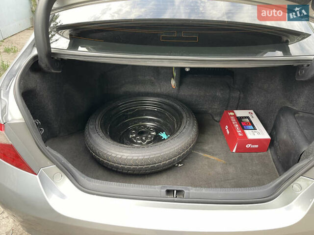 Серый Тойота Камри, объемом двигателя 2.5 л и пробегом 280 тыс. км за 15200 $, фото 14 на Automoto.ua