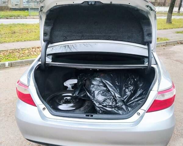 Серый Тойота Камри, объемом двигателя 2.49 л и пробегом 210 тыс. км за 10900 $, фото 4 на Automoto.ua