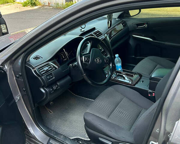 Сірий Тойота Камрі, об'ємом двигуна 2.49 л та пробігом 192 тис. км за 16000 $, фото 5 на Automoto.ua