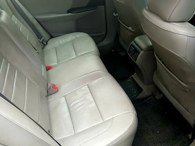 Тойота Камри 2015 в Киеве на Automoto.ua Серый Тойота Камри, объемом двигателя 2.5 л и пробегом 190 тыс. км за 13000 $, фото 5 на Automoto.ua