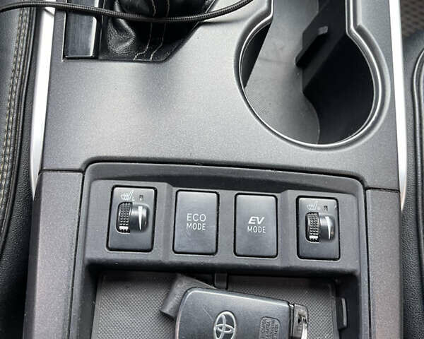 Серый Тойота Камри, объемом двигателя 2.5 л и пробегом 280 тыс. км за 15200 $, фото 11 на Automoto.ua