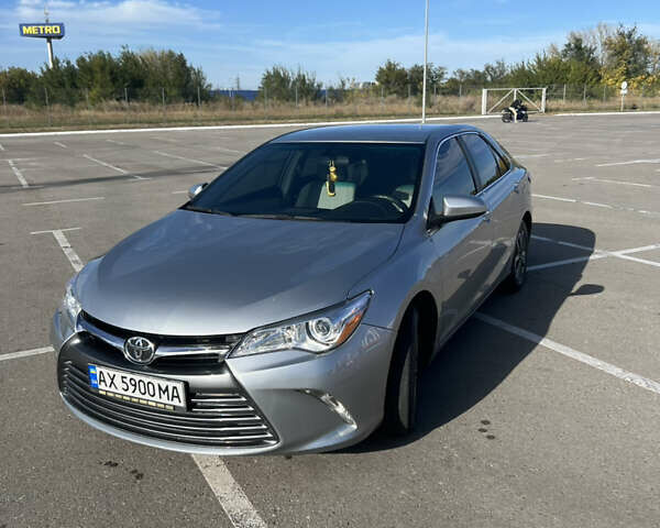 Серый Тойота Камри, объемом двигателя 2.49 л и пробегом 117 тыс. км за 14000 $, фото 1 на Automoto.ua