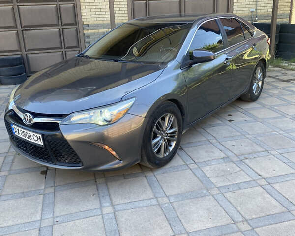 Сірий Тойота Камрі, об'ємом двигуна 2.5 л та пробігом 141 тис. км за 11800 $, фото 1 на Automoto.ua