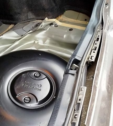 Серый Тойота Камри, объемом двигателя 2.5 л и пробегом 134 тыс. км за 10000 $, фото 7 на Automoto.ua